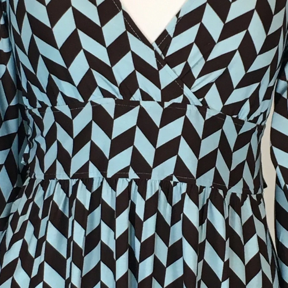 BCBGMaxAzria Blue Brown Chevron Surplice Bell Sleeves Fit n Flare Dress Medium